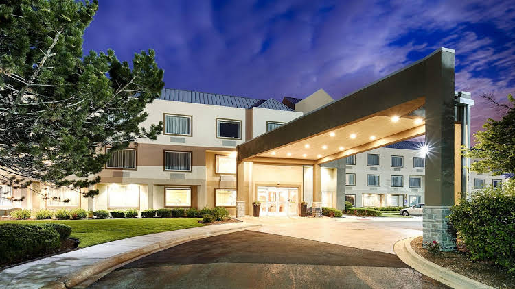 BW PLUS GLENVIEW-CHICAGOLAND INN & SUITES