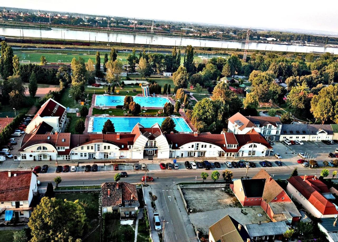 H?t Vez?r Apartmanhotel - Hungary - Budapest