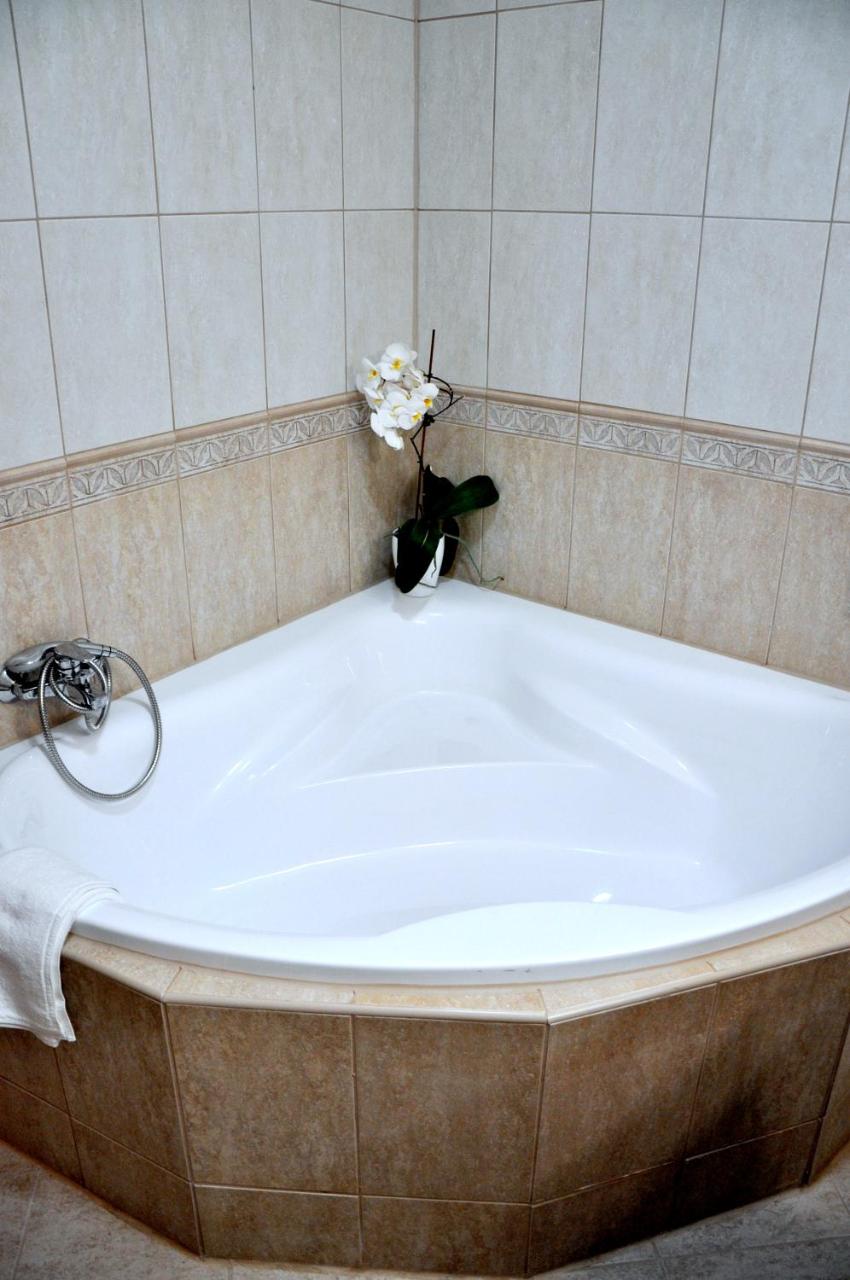 Forster Vad?szkast?ly ?s Sz?lloda - Hungary - Budapest