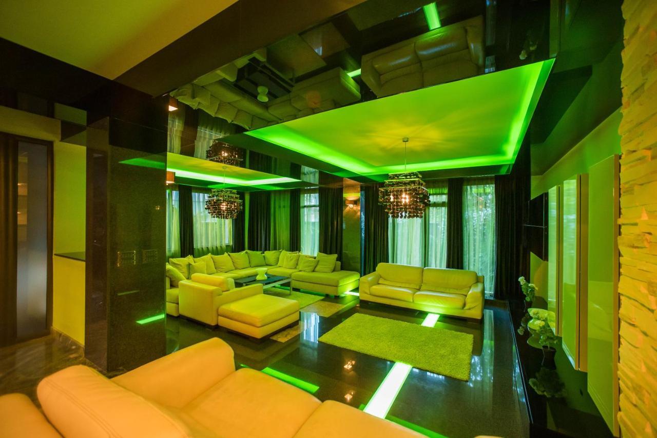 Simple Bucharest Boutique - Romania - Bucharest