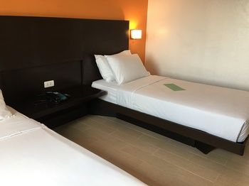 Holiday Inn Express Manila Newport City. ( ex. Remington Hotel ) - Philippines - Manila