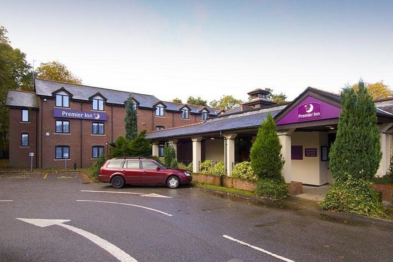 PREMIER INN MANCHESTER (WILMSLOW) - United Kingdom - Manchester