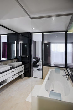 11 Mirrors Design Hotel (Courtyard Standard) - Ukraine - Kiev