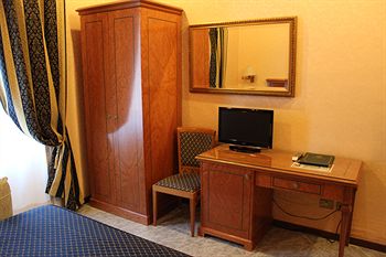 Dependance Hotel Dei Consoli - Italy - Rome