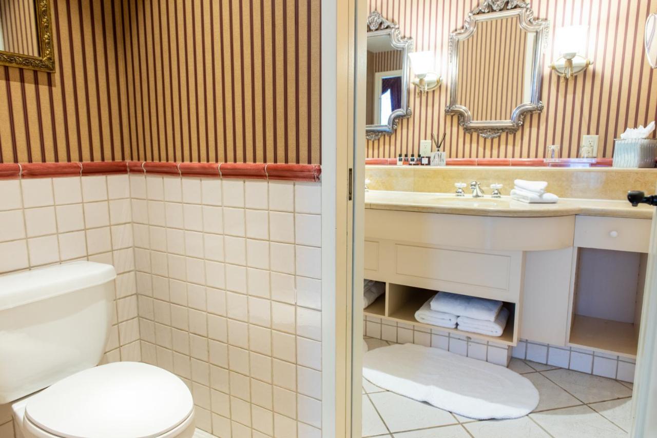 Old Mill Toronto - Canada - Toronto