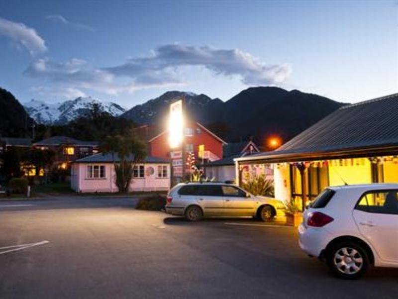 Alpine Glacier Motel