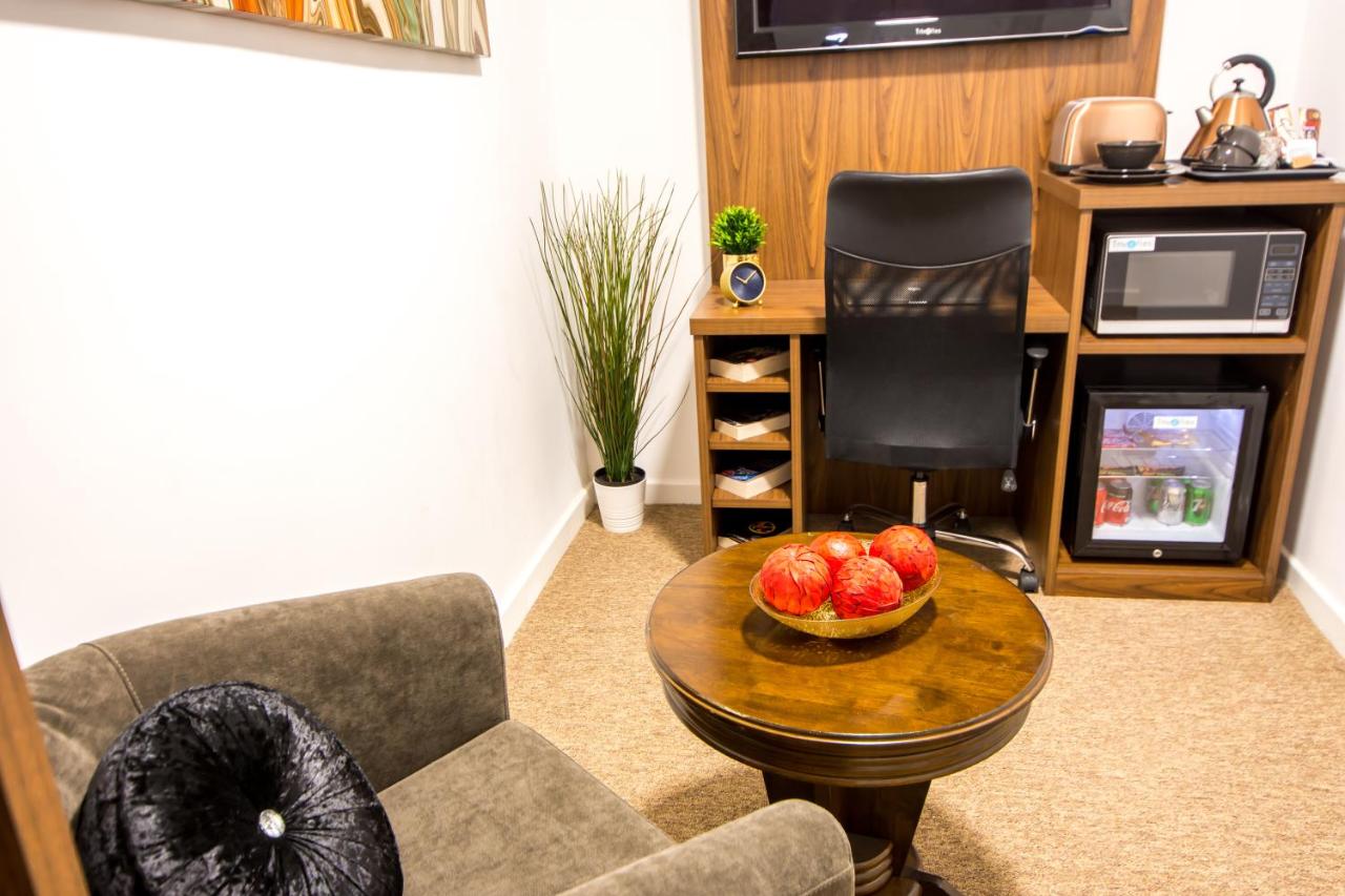 Trivelles Gatwick - United Kingdom - London