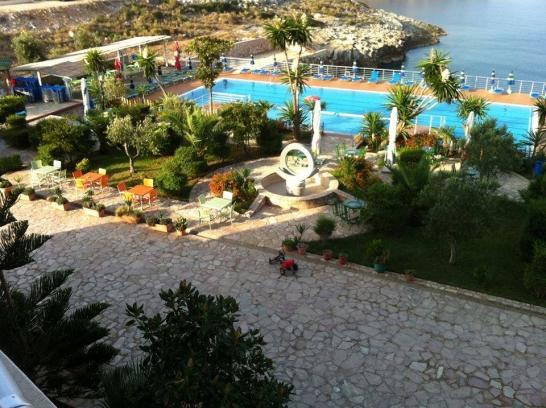 Bahamas Hotel - Albania - Tirana