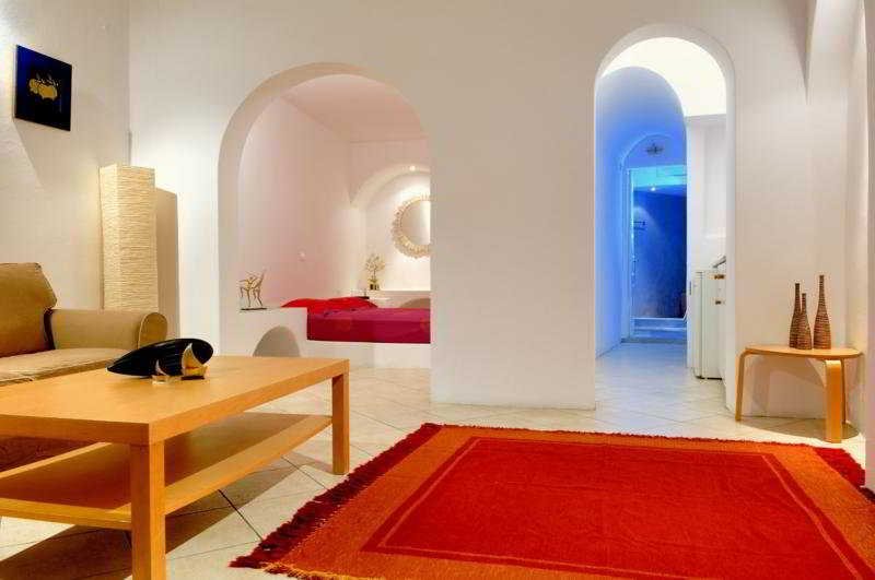 GORGONA VILLAS - Greece - Santorini