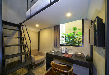 YAN - Singapore - Singapore