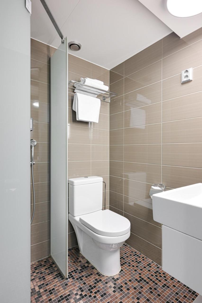 Comfort Hotel Xpress Helsinki Airport Terminal - Finland - Helsinki